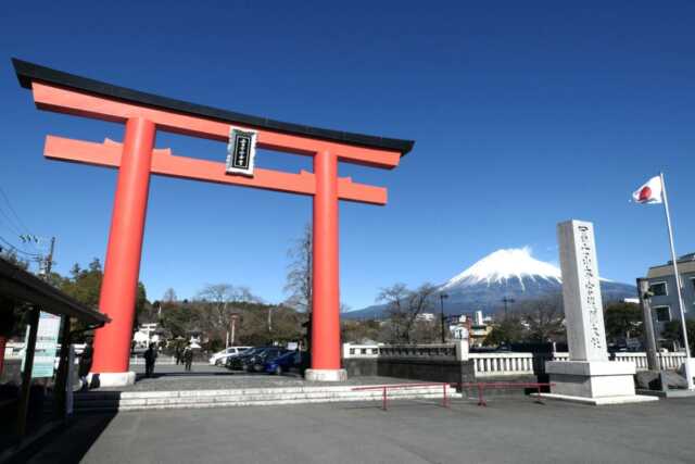 富士山本宮浅間大社とは？山頂が境内地である理由｜木花之佐久夜毘売命と浅間造の本殿