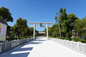 護国神社とは？靖国神社との違い、招魂社の歴史から現在の役割まで解説