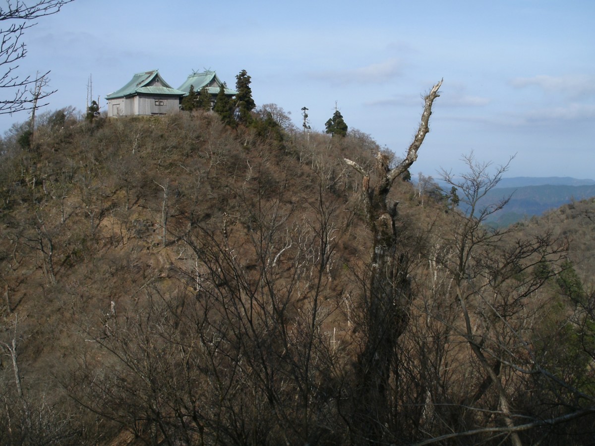 天忍穂耳命を祀る神社の中でも、特に有名なのが福岡県添田町の英彦山神宮(ひこさんじんぐう)
