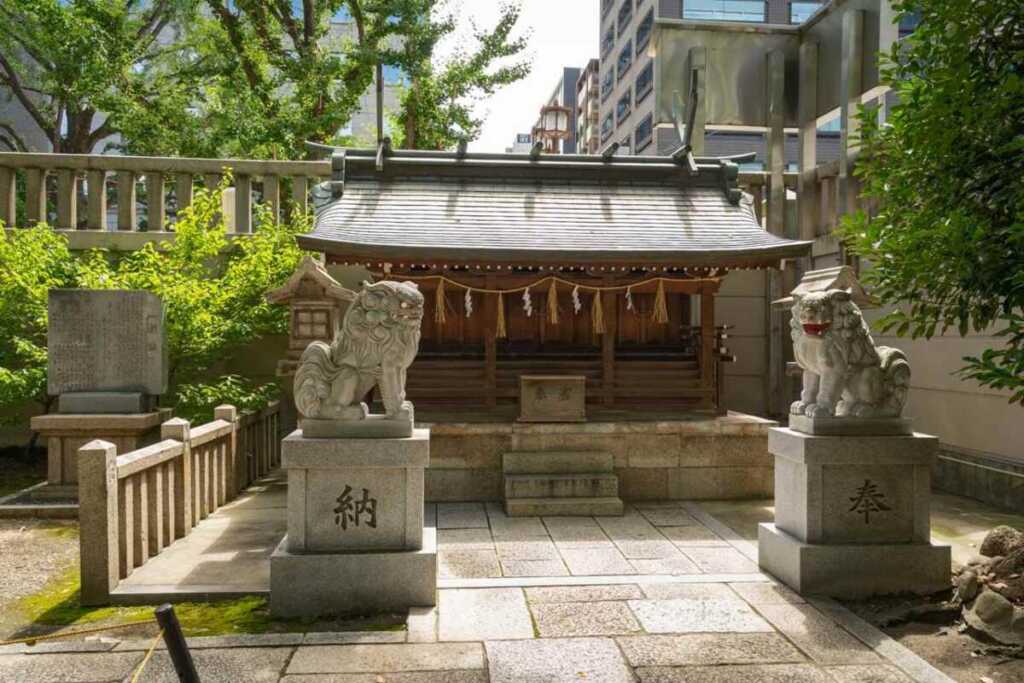 狛犬の配置と意味、「阿吽（あうん）」の形に込められた祈り