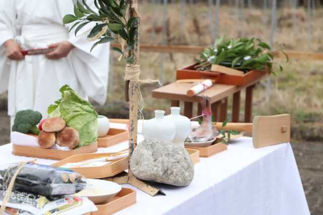 神降ろしとはどんな神事か、巫（かんなぎ）の祭具や儀式、巫女の役割