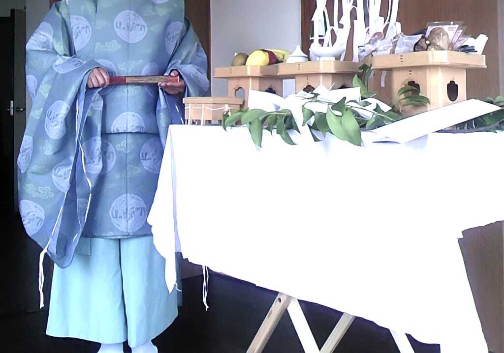 神職とは？資格や階級、神社での役割・職種、養成所、給料などを紹介